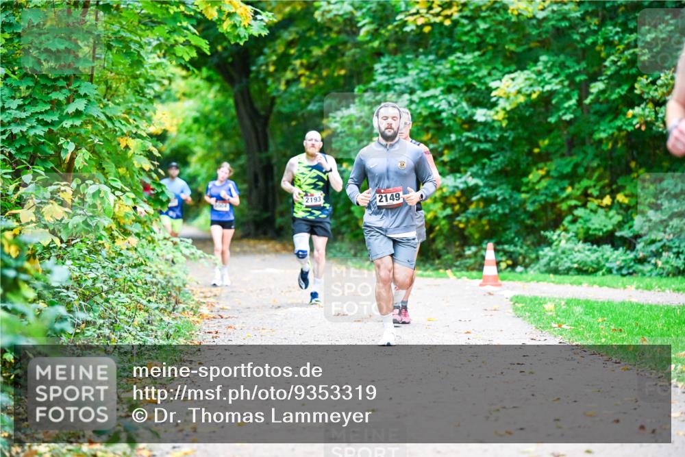 12.10.2025 - Bramfelder Halbmarathon 2025 Dr. Thomas Lammeyer http://msf.ph/oto/9353319 12.10.2025 10:46:36 Laufen 2193, 2149 meine-sportfotos.de