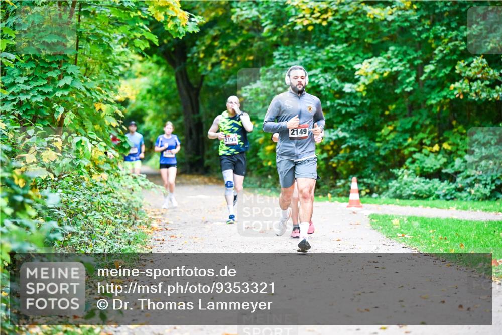 12.10.2025 - Bramfelder Halbmarathon 2025 Dr. Thomas Lammeyer http://msf.ph/oto/9353321 12.10.2025 10:46:36 Laufen 2193, 2149 meine-sportfotos.de