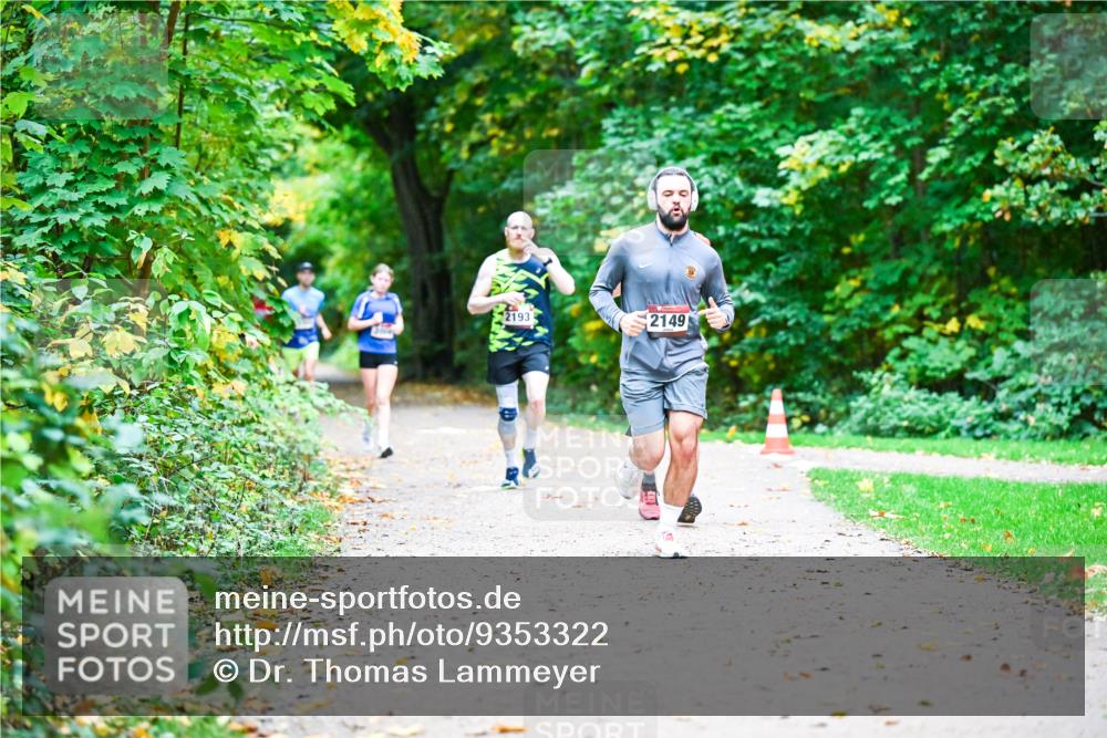 12.10.2025 - Bramfelder Halbmarathon 2025 Dr. Thomas Lammeyer http://msf.ph/oto/9353322 12.10.2025 10:46:36 Laufen 2193, 2149 meine-sportfotos.de