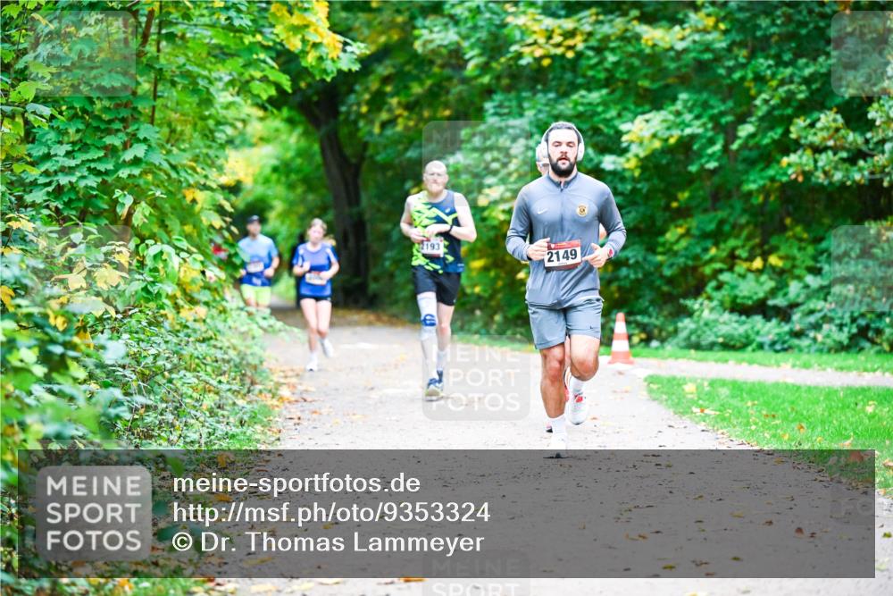 12.10.2025 - Bramfelder Halbmarathon 2025 Dr. Thomas Lammeyer http://msf.ph/oto/9353324 12.10.2025 10:46:37 Laufen 2193, 2149, 70 meine-sportfotos.de