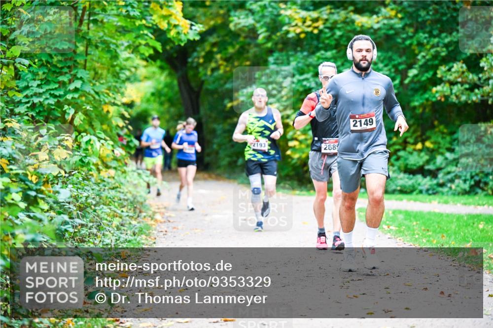 12.10.2025 - Bramfelder Halbmarathon 2025 Dr. Thomas Lammeyer http://msf.ph/oto/9353329 12.10.2025 10:46:38 Laufen 2193, 268, 2149 meine-sportfotos.de