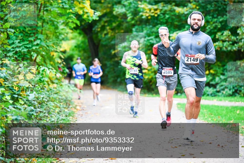 12.10.2025 - Bramfelder Halbmarathon 2025 Dr. Thomas Lammeyer http://msf.ph/oto/9353332 12.10.2025 10:46:38 Laufen 2193, 2685, 2149 meine-sportfotos.de
