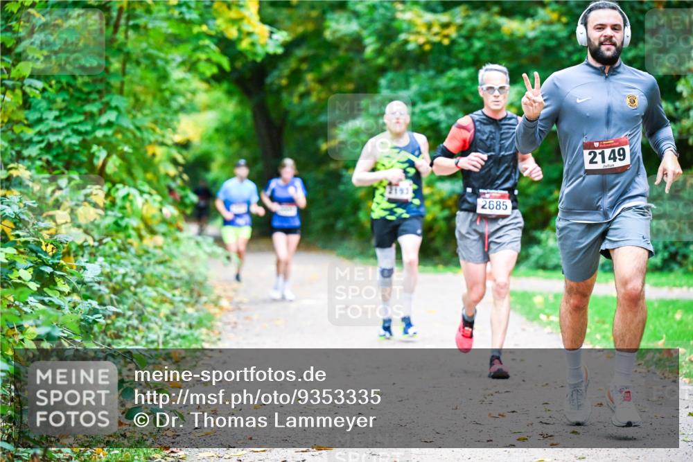 12.10.2025 - Bramfelder Halbmarathon 2025 Dr. Thomas Lammeyer http://msf.ph/oto/9353335 12.10.2025 10:46:38 Laufen 2685, 2149 meine-sportfotos.de
