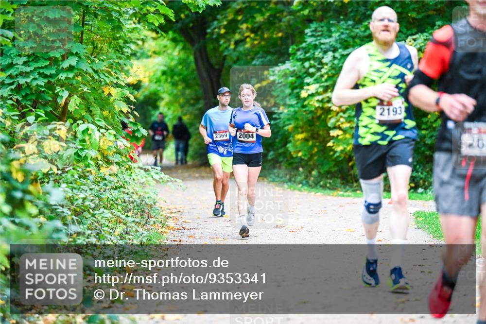 12.10.2025 - Bramfelder Halbmarathon 2025 Dr. Thomas Lammeyer http://msf.ph/oto/9353341 12.10.2025 10:46:40 Laufen 2369, 2004, 2193 meine-sportfotos.de