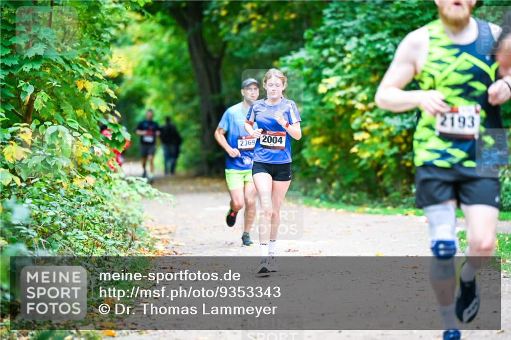12.10.2025 - Bramfelder Halbmarathon 2025 Dr. Thomas Lammeyer http://msf.ph/oto/9353343 12.10.2025 10:46:40 Laufen 2369, 2004, 2193 meine-sportfotos.de