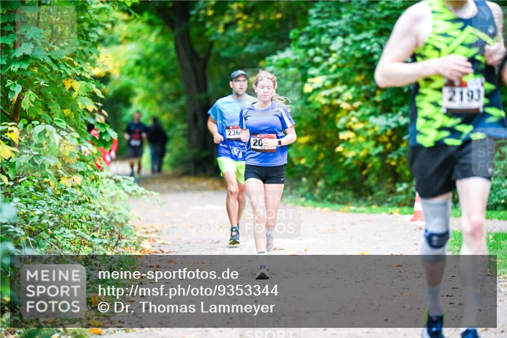 12.10.2025 - Bramfelder Halbmarathon 2025 Dr. Thomas Lammeyer http://msf.ph/oto/9353344 12.10.2025 10:46:41 Laufen 236, 20, 2193 meine-sportfotos.de