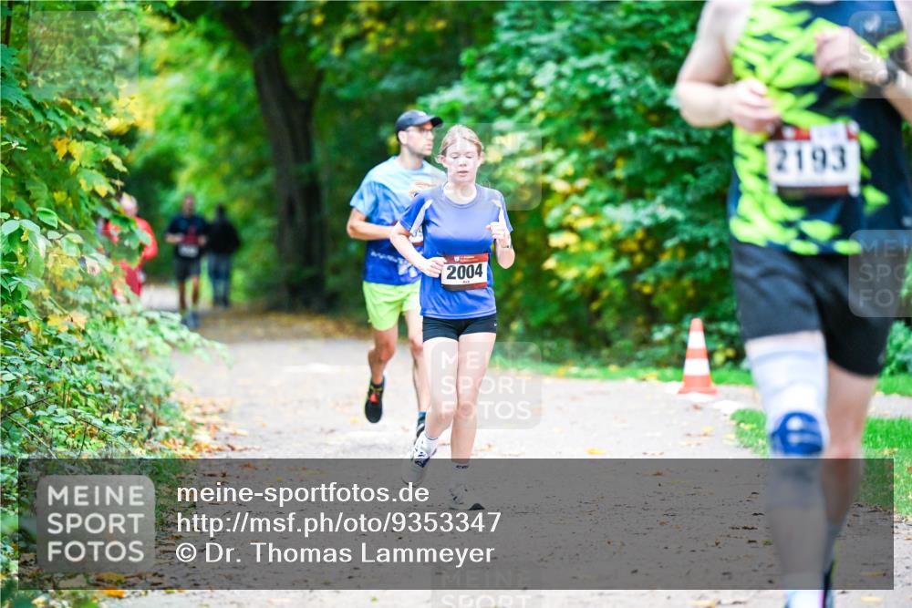 12.10.2025 - Bramfelder Halbmarathon 2025 Dr. Thomas Lammeyer http://msf.ph/oto/9353347 12.10.2025 10:46:41 Laufen 2004, 2193 meine-sportfotos.de