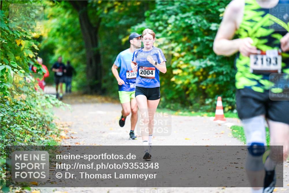 12.10.2025 - Bramfelder Halbmarathon 2025 Dr. Thomas Lammeyer http://msf.ph/oto/9353348 12.10.2025 10:46:41 Laufen 2369, 2004, 2193 meine-sportfotos.de