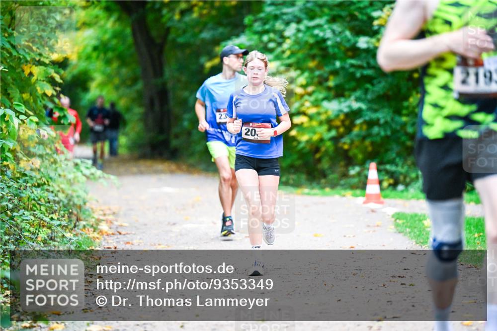12.10.2025 - Bramfelder Halbmarathon 2025 Dr. Thomas Lammeyer http://msf.ph/oto/9353349 12.10.2025 10:46:41 Laufen 23, 20, 2193 meine-sportfotos.de