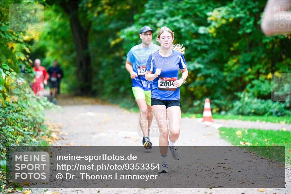 12.10.2025 - Bramfelder Halbmarathon 2025 Dr. Thomas Lammeyer http://msf.ph/oto/9353354 12.10.2025 10:46:42 Laufen 23, 2004 meine-sportfotos.de