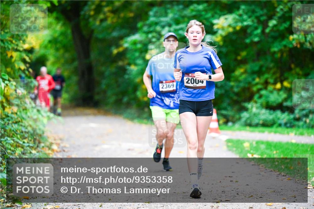 12.10.2025 - Bramfelder Halbmarathon 2025 Dr. Thomas Lammeyer http://msf.ph/oto/9353358 12.10.2025 10:46:42 Laufen 2369, 2004 meine-sportfotos.de