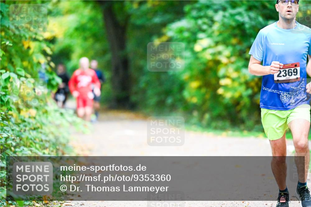 12.10.2025 - Bramfelder Halbmarathon 2025 Dr. Thomas Lammeyer http://msf.ph/oto/9353360 12.10.2025 10:46:44 Laufen 2369 meine-sportfotos.de
