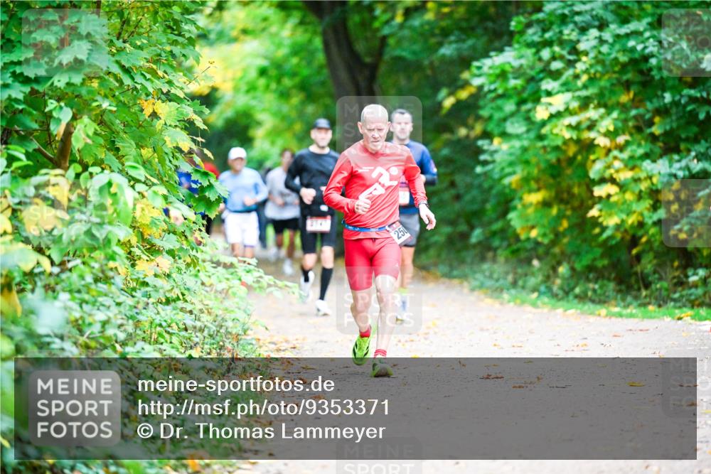12.10.2025 - Bramfelder Halbmarathon 2025 Dr. Thomas Lammeyer http://msf.ph/oto/9353371 12.10.2025 10:46:48 Laufen  meine-sportfotos.de