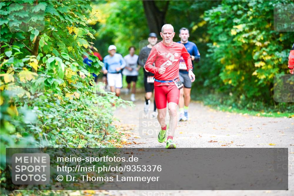 12.10.2025 - Bramfelder Halbmarathon 2025 Dr. Thomas Lammeyer http://msf.ph/oto/9353376 12.10.2025 10:46:49 Laufen  meine-sportfotos.de