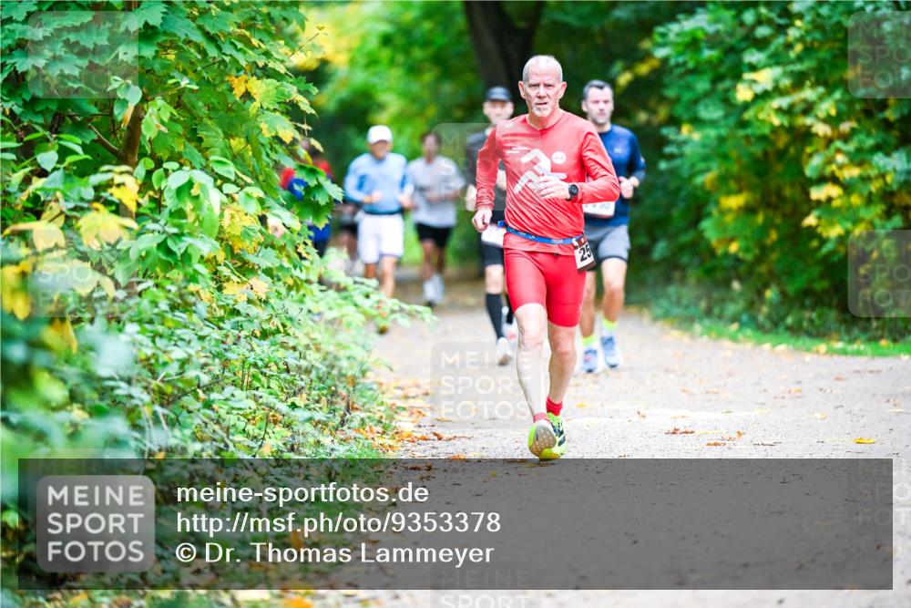 12.10.2025 - Bramfelder Halbmarathon 2025 Dr. Thomas Lammeyer http://msf.ph/oto/9353378 12.10.2025 10:46:49 Laufen 25 meine-sportfotos.de
