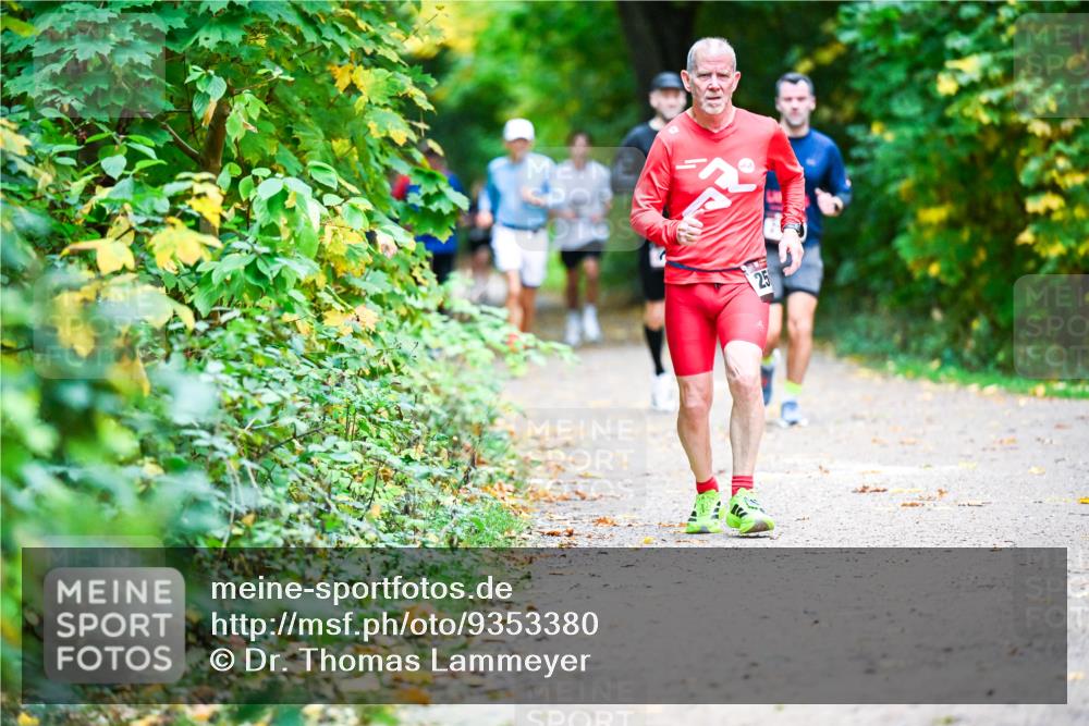 12.10.2025 - Bramfelder Halbmarathon 2025 Dr. Thomas Lammeyer http://msf.ph/oto/9353380 12.10.2025 10:46:49 Laufen  meine-sportfotos.de