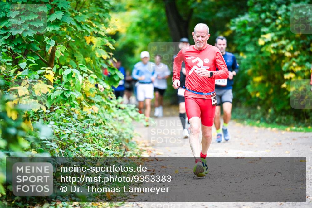 12.10.2025 - Bramfelder Halbmarathon 2025 Dr. Thomas Lammeyer http://msf.ph/oto/9353383 12.10.2025 10:46:50 Laufen 25 meine-sportfotos.de