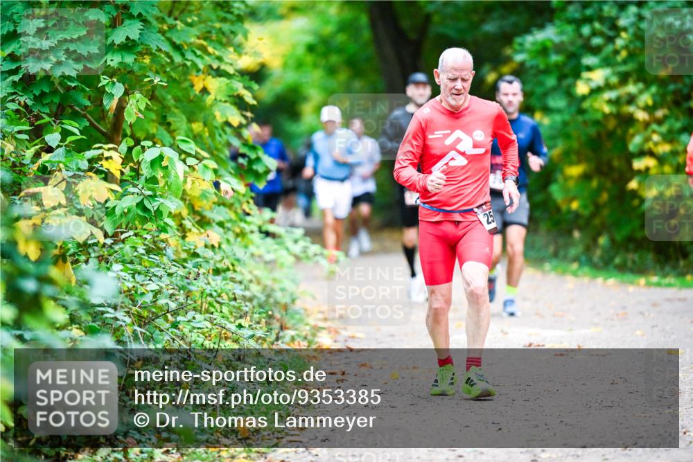 12.10.2025 - Bramfelder Halbmarathon 2025 Dr. Thomas Lammeyer http://msf.ph/oto/9353385 12.10.2025 10:46:50 Laufen 25 meine-sportfotos.de