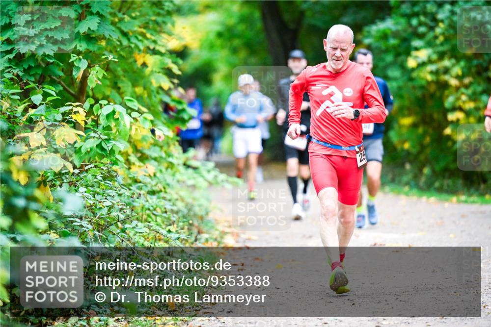 12.10.2025 - Bramfelder Halbmarathon 2025 Dr. Thomas Lammeyer http://msf.ph/oto/9353388 12.10.2025 10:46:50 Laufen 25 meine-sportfotos.de