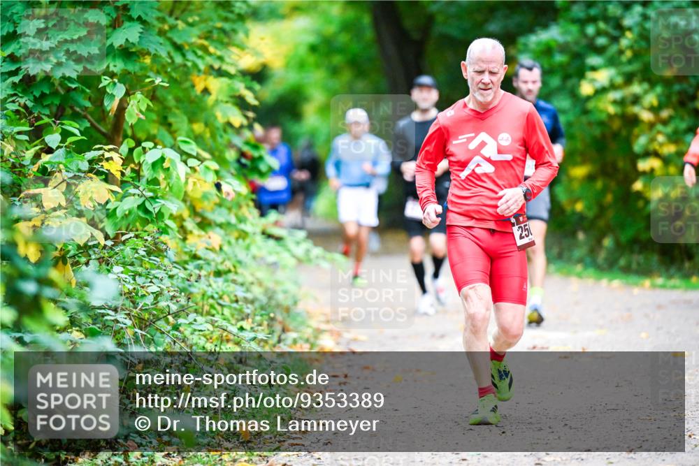 12.10.2025 - Bramfelder Halbmarathon 2025 Dr. Thomas Lammeyer http://msf.ph/oto/9353389 12.10.2025 10:46:50 Laufen 25 meine-sportfotos.de