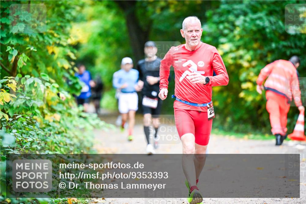 12.10.2025 - Bramfelder Halbmarathon 2025 Dr. Thomas Lammeyer http://msf.ph/oto/9353393 12.10.2025 10:46:51 Laufen 25 meine-sportfotos.de