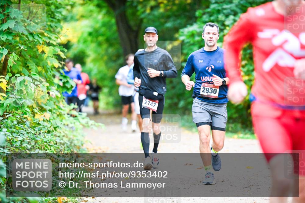 12.10.2025 - Bramfelder Halbmarathon 2025 Dr. Thomas Lammeyer http://msf.ph/oto/9353402 12.10.2025 10:46:53 Laufen 2747, 2930 meine-sportfotos.de