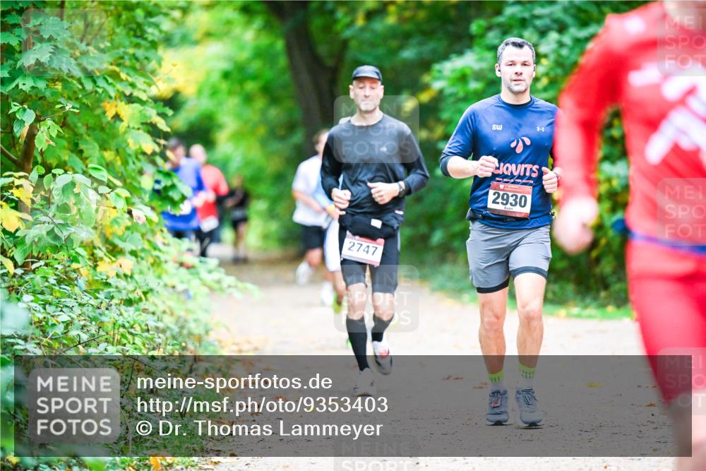 12.10.2025 - Bramfelder Halbmarathon 2025 Dr. Thomas Lammeyer http://msf.ph/oto/9353403 12.10.2025 10:46:53 Laufen 2747, 2930 meine-sportfotos.de