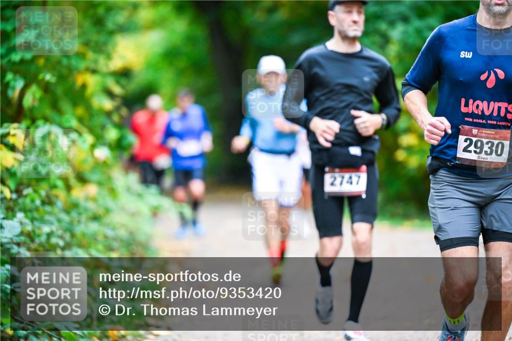 12.10.2025 - Bramfelder Halbmarathon 2025 Dr. Thomas Lammeyer http://msf.ph/oto/9353420 12.10.2025 10:46:55 Laufen 2747, 34, 2930 meine-sportfotos.de
