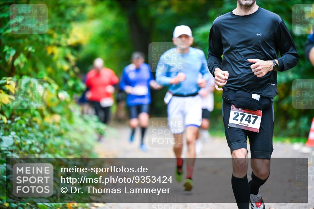 12.10.2025 - Bramfelder Halbmarathon 2025 Dr. Thomas Lammeyer http://msf.ph/oto/9353424 12.10.2025 10:46:56 Laufen 2747 meine-sportfotos.de