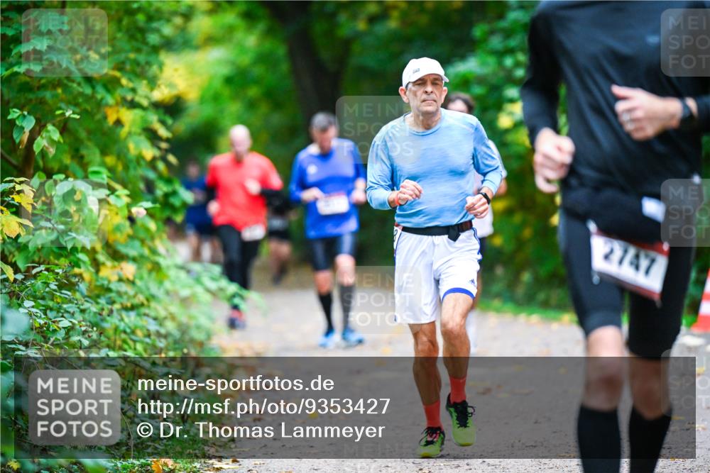 12.10.2025 - Bramfelder Halbmarathon 2025 Dr. Thomas Lammeyer http://msf.ph/oto/9353427 12.10.2025 10:46:57 Laufen 2747 meine-sportfotos.de