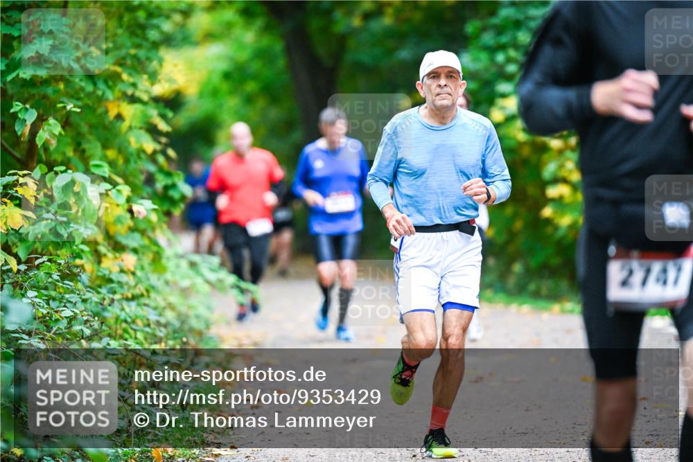 12.10.2025 - Bramfelder Halbmarathon 2025 Dr. Thomas Lammeyer http://msf.ph/oto/9353429 12.10.2025 10:46:57 Laufen 2747 meine-sportfotos.de