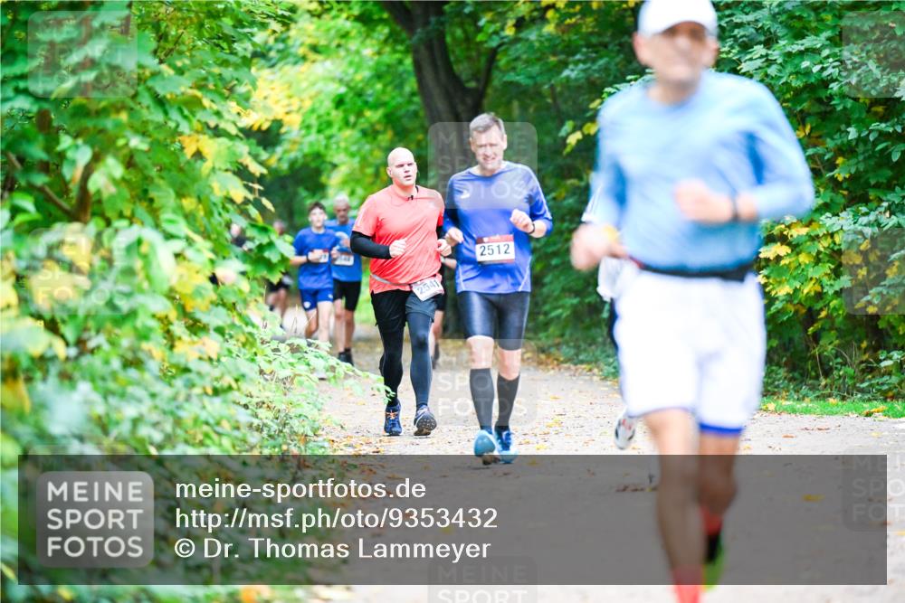12.10.2025 - Bramfelder Halbmarathon 2025 Dr. Thomas Lammeyer http://msf.ph/oto/9353432 12.10.2025 10:46:58 Laufen 2541, 2512 meine-sportfotos.de