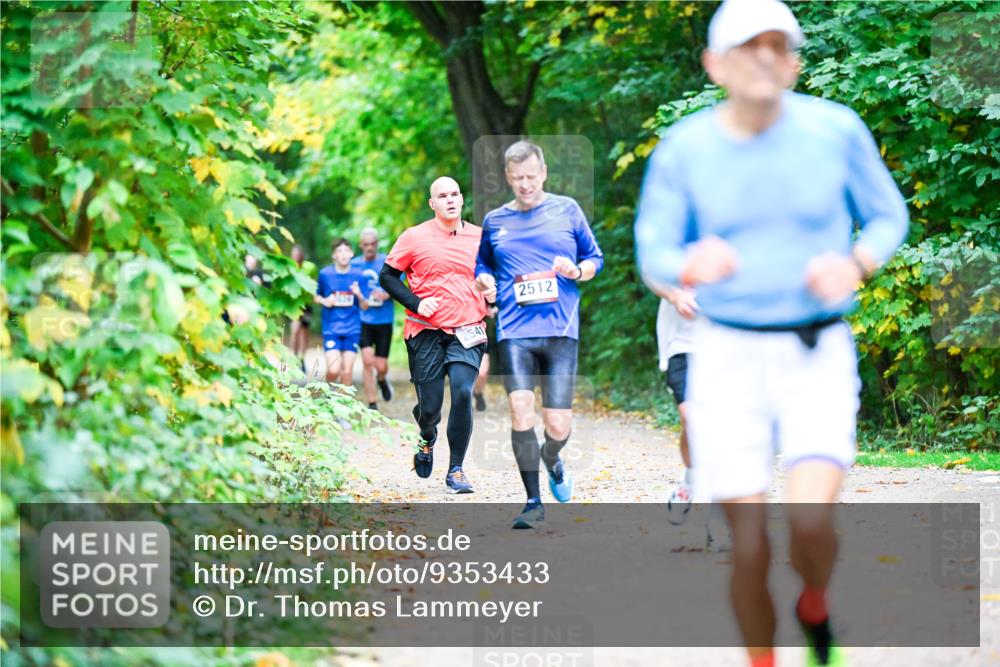 12.10.2025 - Bramfelder Halbmarathon 2025 Dr. Thomas Lammeyer http://msf.ph/oto/9353433 12.10.2025 10:46:58 Laufen 541, 2512 meine-sportfotos.de