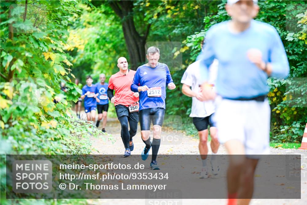12.10.2025 - Bramfelder Halbmarathon 2025 Dr. Thomas Lammeyer http://msf.ph/oto/9353434 12.10.2025 10:46:59 Laufen 2541, 2512 meine-sportfotos.de