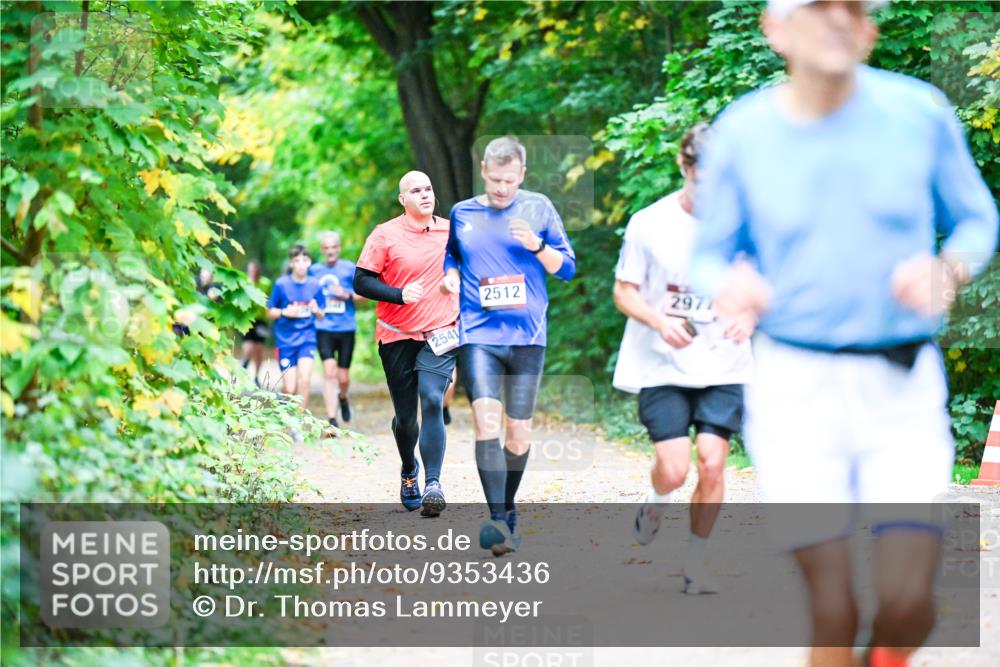 12.10.2025 - Bramfelder Halbmarathon 2025 Dr. Thomas Lammeyer http://msf.ph/oto/9353436 12.10.2025 10:46:59 Laufen 2541, 2512, 2977 meine-sportfotos.de