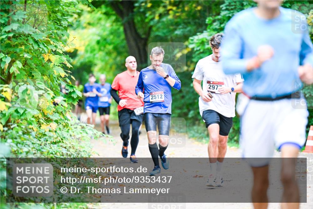 12.10.2025 - Bramfelder Halbmarathon 2025 Dr. Thomas Lammeyer http://msf.ph/oto/9353437 12.10.2025 10:46:59 Laufen 254, 2512, 297 meine-sportfotos.de