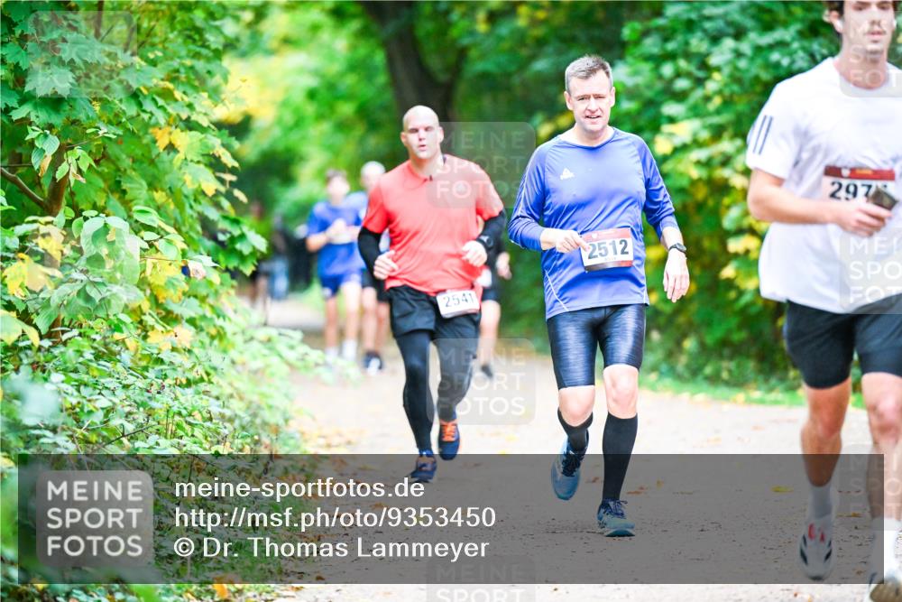12.10.2025 - Bramfelder Halbmarathon 2025 Dr. Thomas Lammeyer http://msf.ph/oto/9353450 12.10.2025 10:47:01 Laufen 2541, 2512, 297 meine-sportfotos.de