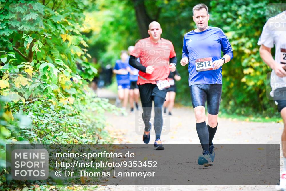 12.10.2025 - Bramfelder Halbmarathon 2025 Dr. Thomas Lammeyer http://msf.ph/oto/9353452 12.10.2025 10:47:01 Laufen 254, 2512, 2 meine-sportfotos.de