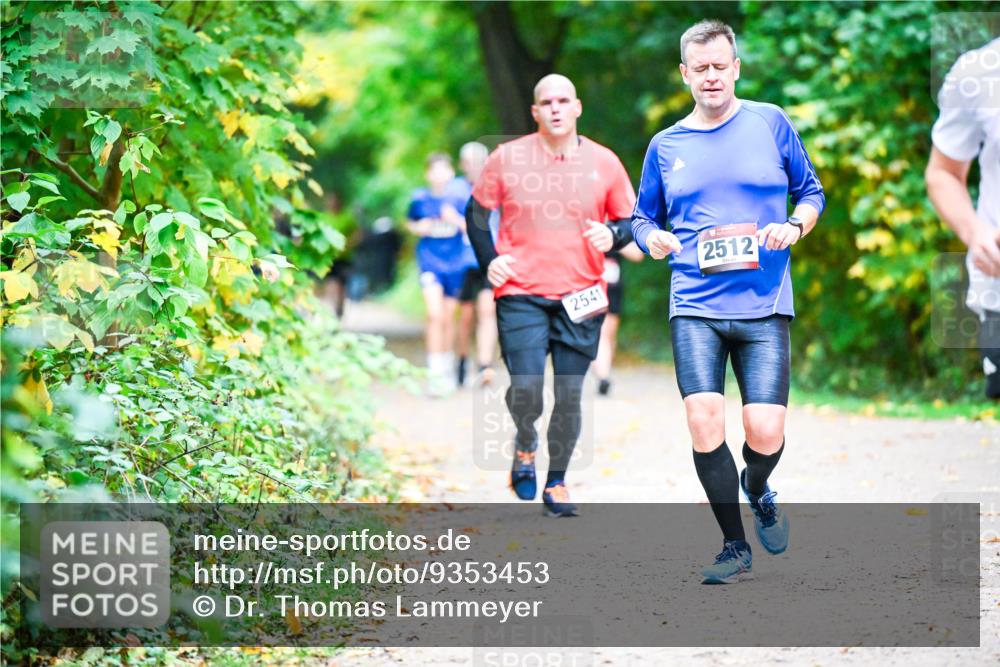 12.10.2025 - Bramfelder Halbmarathon 2025 Dr. Thomas Lammeyer http://msf.ph/oto/9353453 12.10.2025 10:47:01 Laufen 2541, 2512 meine-sportfotos.de