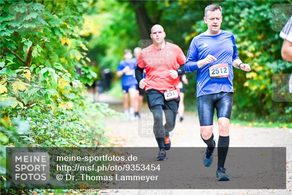12.10.2025 - Bramfelder Halbmarathon 2025 Dr. Thomas Lammeyer http://msf.ph/oto/9353454 12.10.2025 10:47:02 Laufen 2541, 2512 meine-sportfotos.de