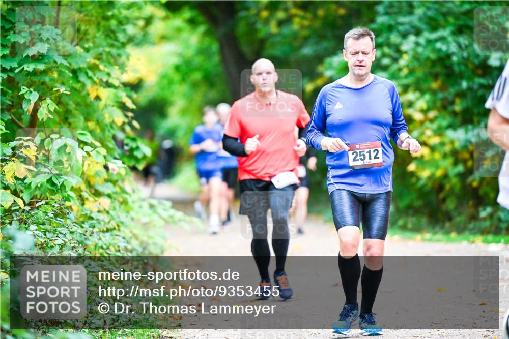 12.10.2025 - Bramfelder Halbmarathon 2025 Dr. Thomas Lammeyer http://msf.ph/oto/9353455 12.10.2025 10:47:02 Laufen 2512 meine-sportfotos.de