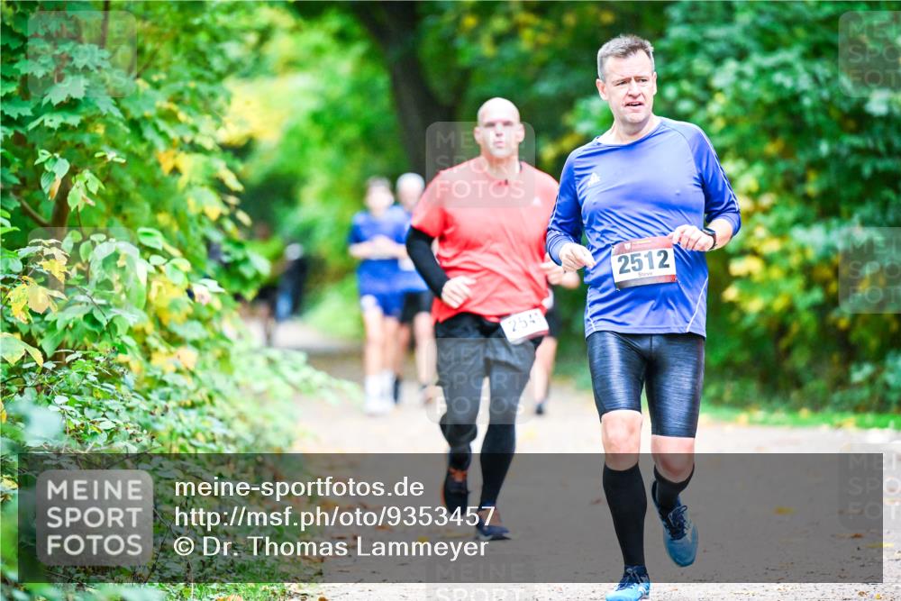 12.10.2025 - Bramfelder Halbmarathon 2025 Dr. Thomas Lammeyer http://msf.ph/oto/9353457 12.10.2025 10:47:02 Laufen 2541, 2512 meine-sportfotos.de