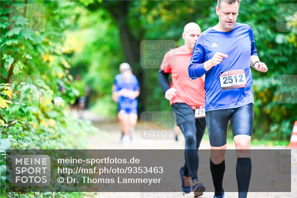 12.10.2025 - Bramfelder Halbmarathon 2025 Dr. Thomas Lammeyer http://msf.ph/oto/9353463 12.10.2025 10:47:03 Laufen 25, 2512 meine-sportfotos.de