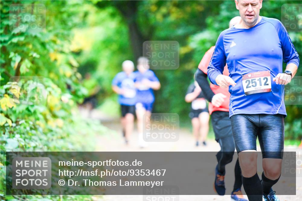 12.10.2025 - Bramfelder Halbmarathon 2025 Dr. Thomas Lammeyer http://msf.ph/oto/9353467 12.10.2025 10:47:03 Laufen 2512 meine-sportfotos.de