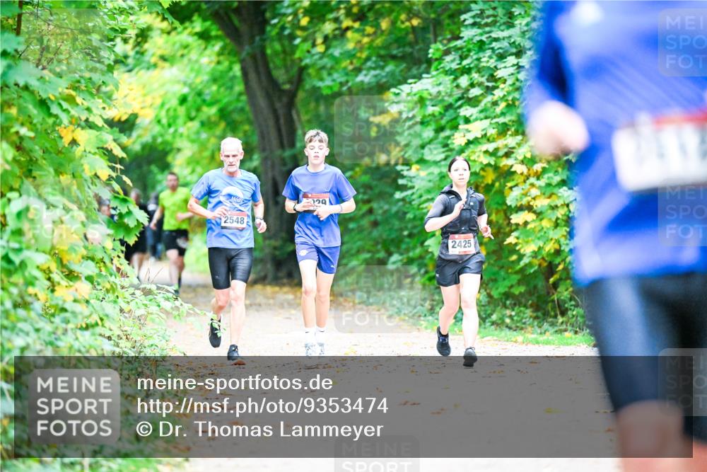 12.10.2025 - Bramfelder Halbmarathon 2025 Dr. Thomas Lammeyer http://msf.ph/oto/9353474 12.10.2025 10:47:05 Laufen 2548, 2425 meine-sportfotos.de