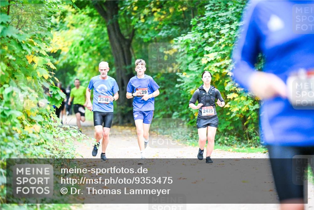 12.10.2025 - Bramfelder Halbmarathon 2025 Dr. Thomas Lammeyer http://msf.ph/oto/9353475 12.10.2025 10:47:05 Laufen 2548, 29, 2425 meine-sportfotos.de