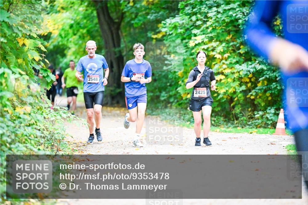 12.10.2025 - Bramfelder Halbmarathon 2025 Dr. Thomas Lammeyer http://msf.ph/oto/9353478 12.10.2025 10:47:05 Laufen 2548, 2425 meine-sportfotos.de