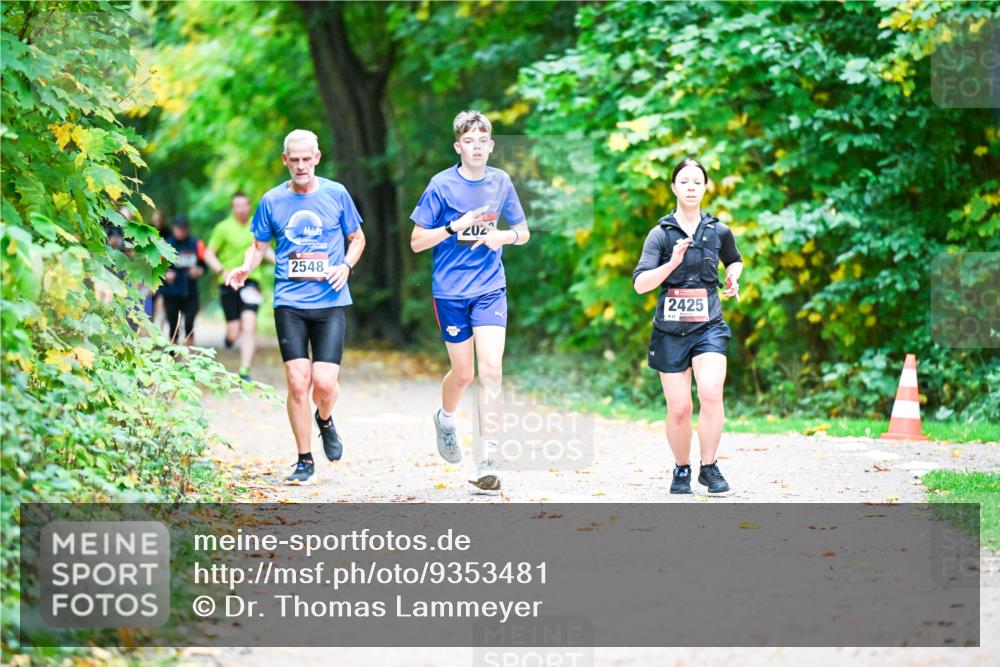 12.10.2025 - Bramfelder Halbmarathon 2025 Dr. Thomas Lammeyer http://msf.ph/oto/9353481 12.10.2025 10:47:06 Laufen 2548, 202, 2425 meine-sportfotos.de