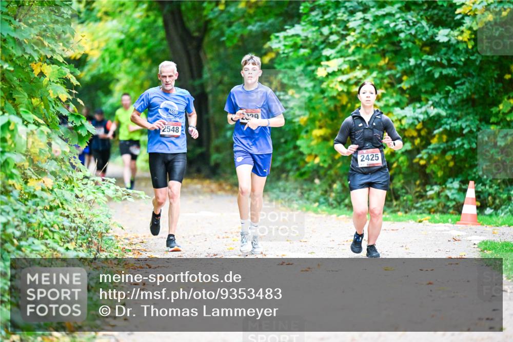 12.10.2025 - Bramfelder Halbmarathon 2025 Dr. Thomas Lammeyer http://msf.ph/oto/9353483 12.10.2025 10:47:06 Laufen 2548, 139, 2425 meine-sportfotos.de