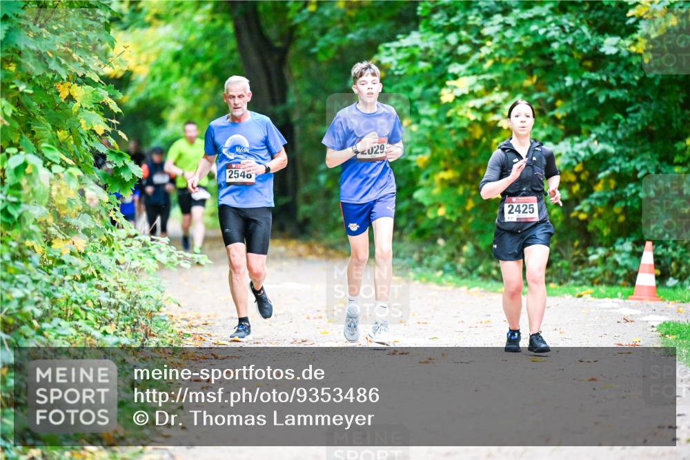 12.10.2025 - Bramfelder Halbmarathon 2025 Dr. Thomas Lammeyer http://msf.ph/oto/9353486 12.10.2025 10:47:07 Laufen 2546, 29, 2425, 827 meine-sportfotos.de
